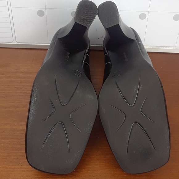 Highlights Heels Size 7W - Picture 5 of 5